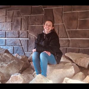 Meet your Posher, Maddie